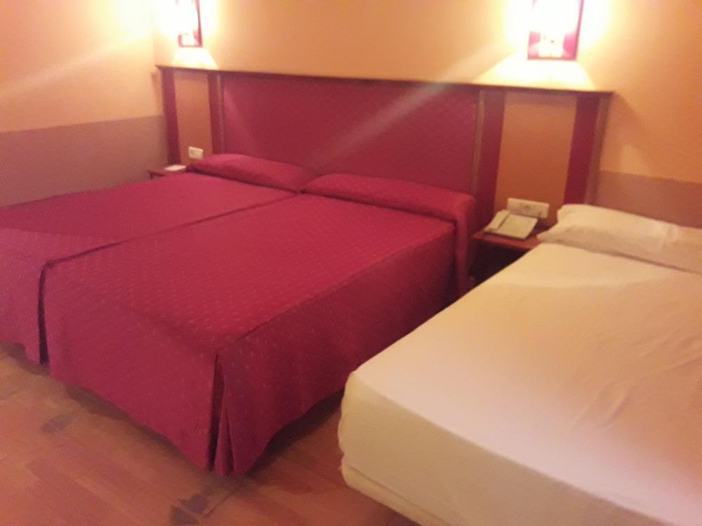 Hotel Fuente Las Piedras กาบรา ภายนอก รูปภาพ
