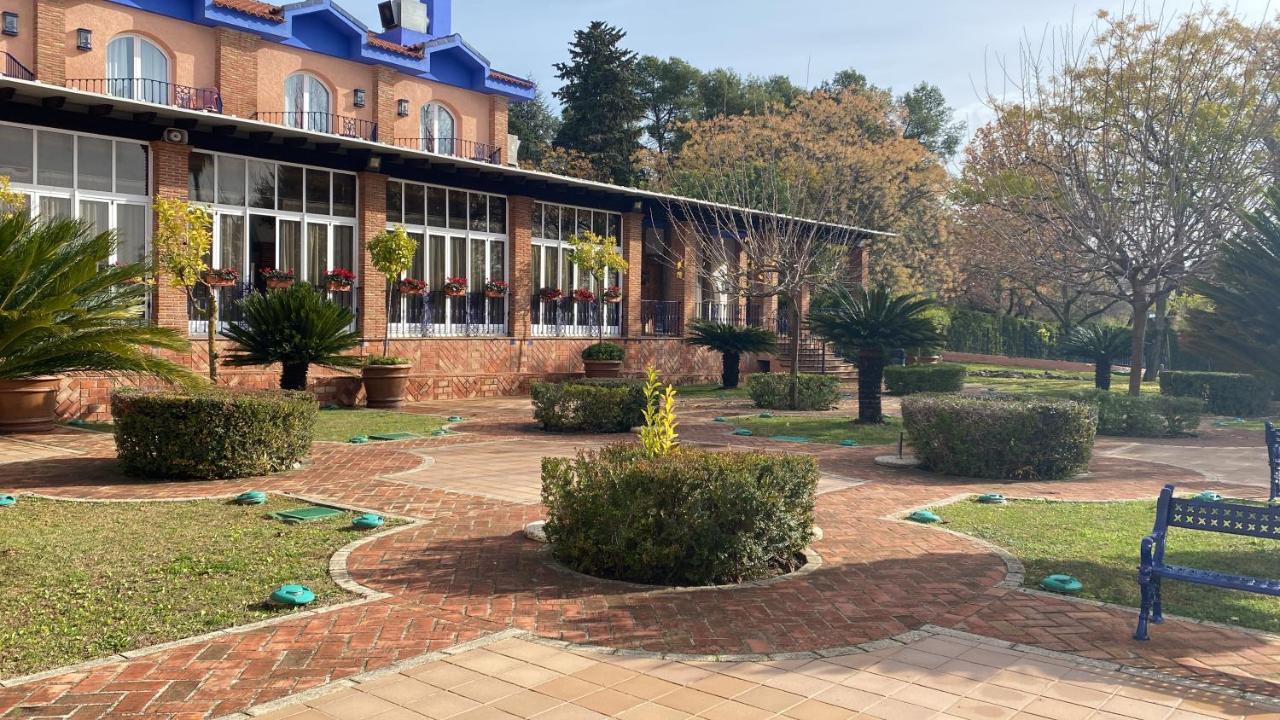 Hotel Fuente Las Piedras กาบรา ภายนอก รูปภาพ