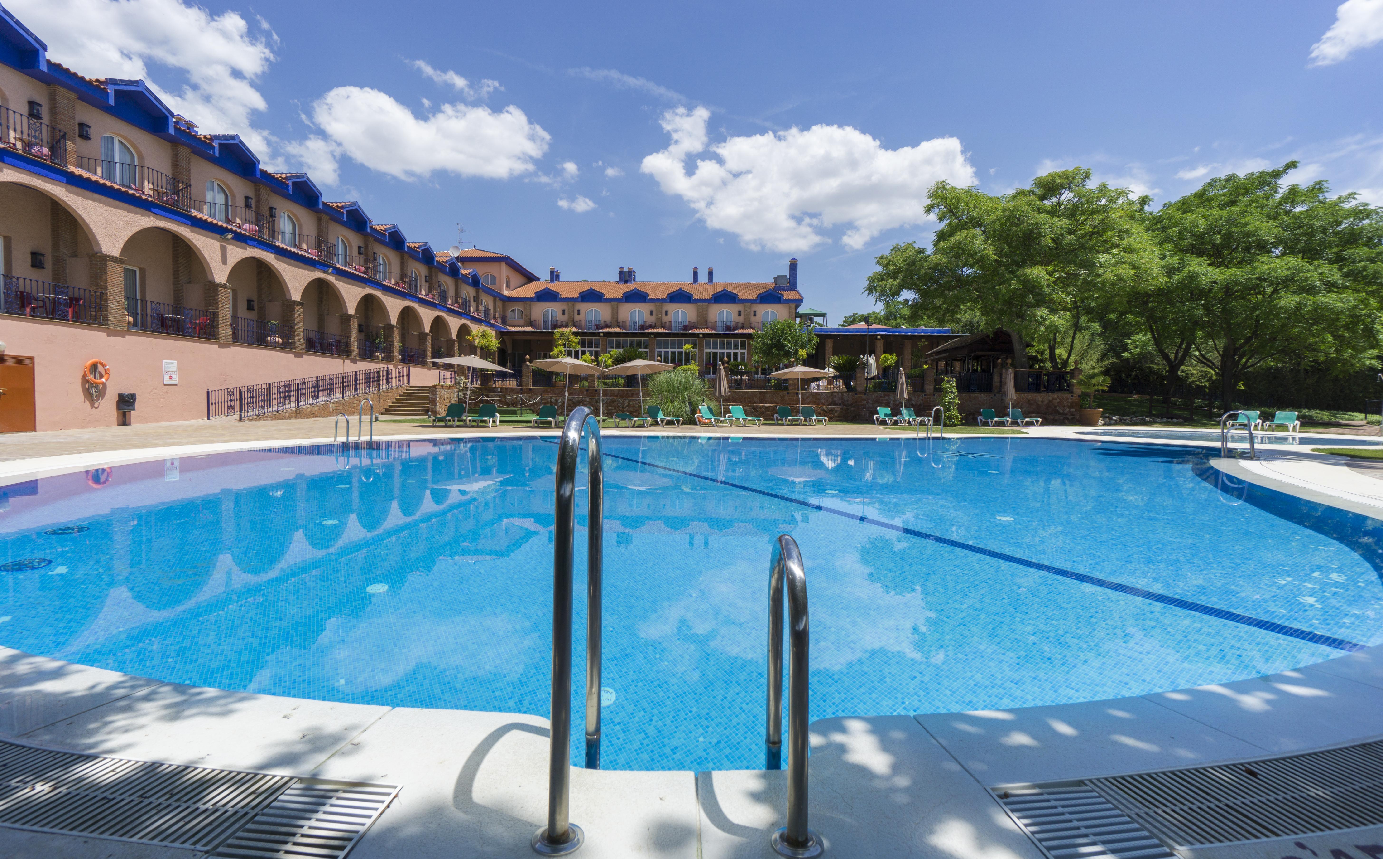 Hotel Fuente Las Piedras กาบรา ภายนอก รูปภาพ