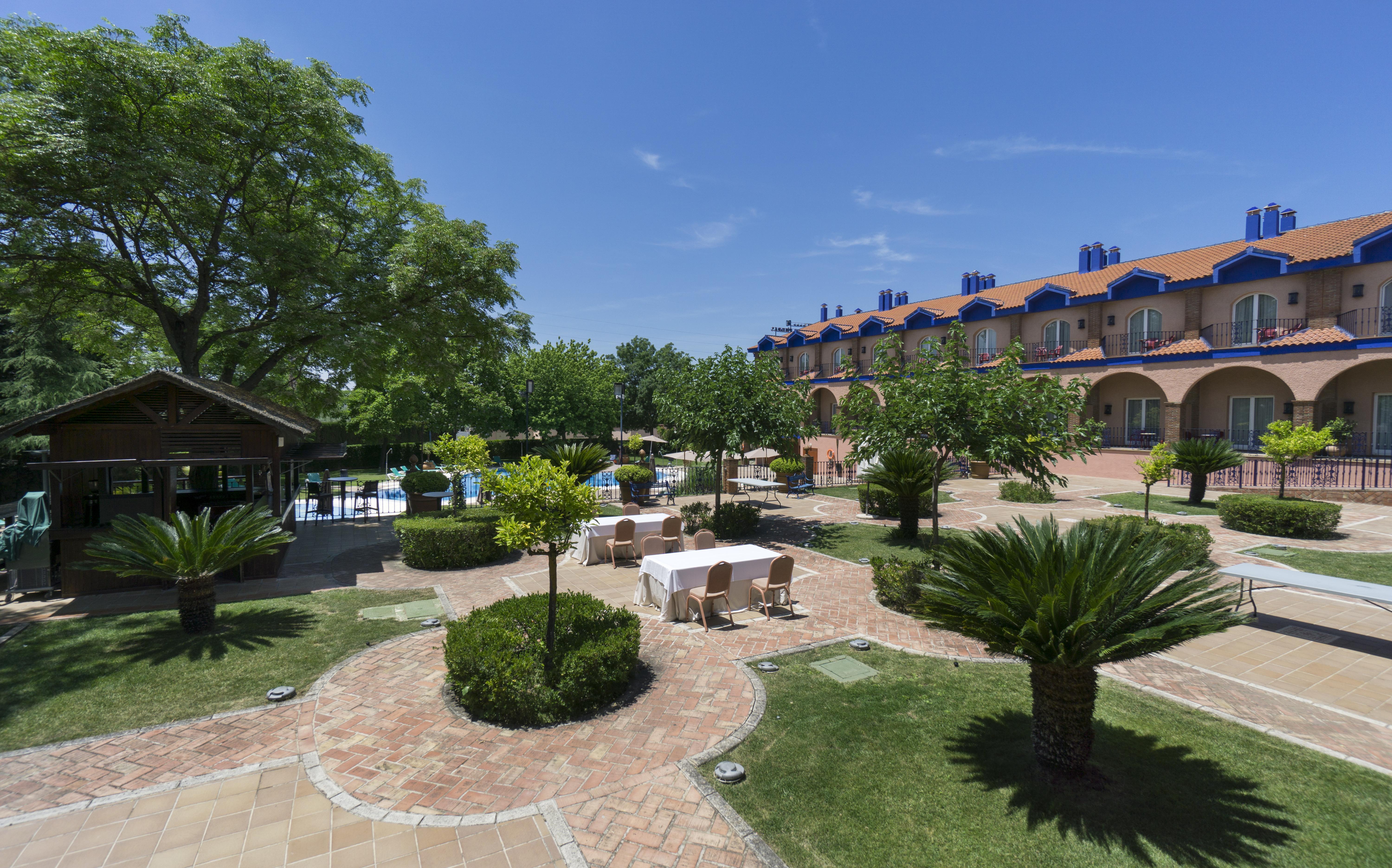 Hotel Fuente Las Piedras กาบรา ภายนอก รูปภาพ