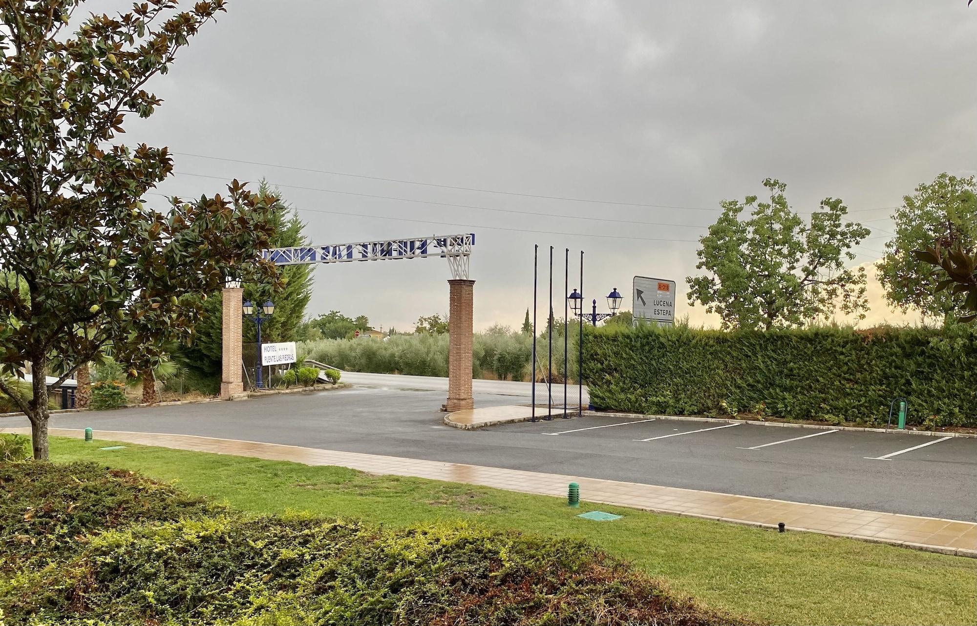 Hotel Fuente Las Piedras กาบรา ภายนอก รูปภาพ