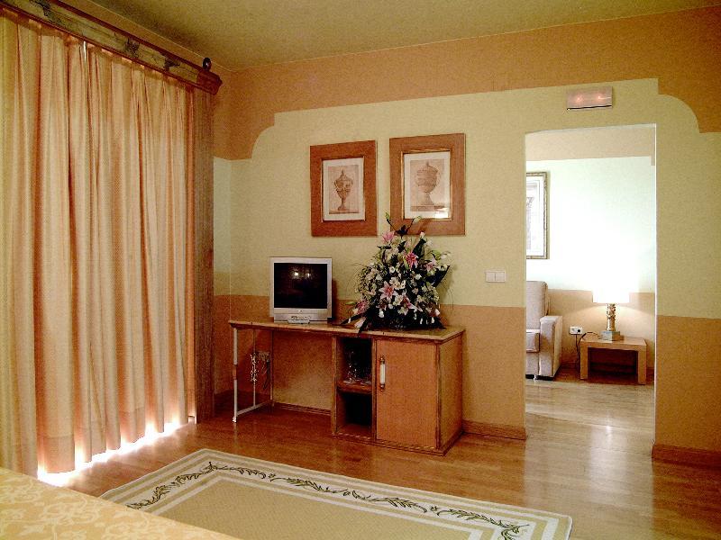 Hotel Fuente Las Piedras กาบรา ภายนอก รูปภาพ