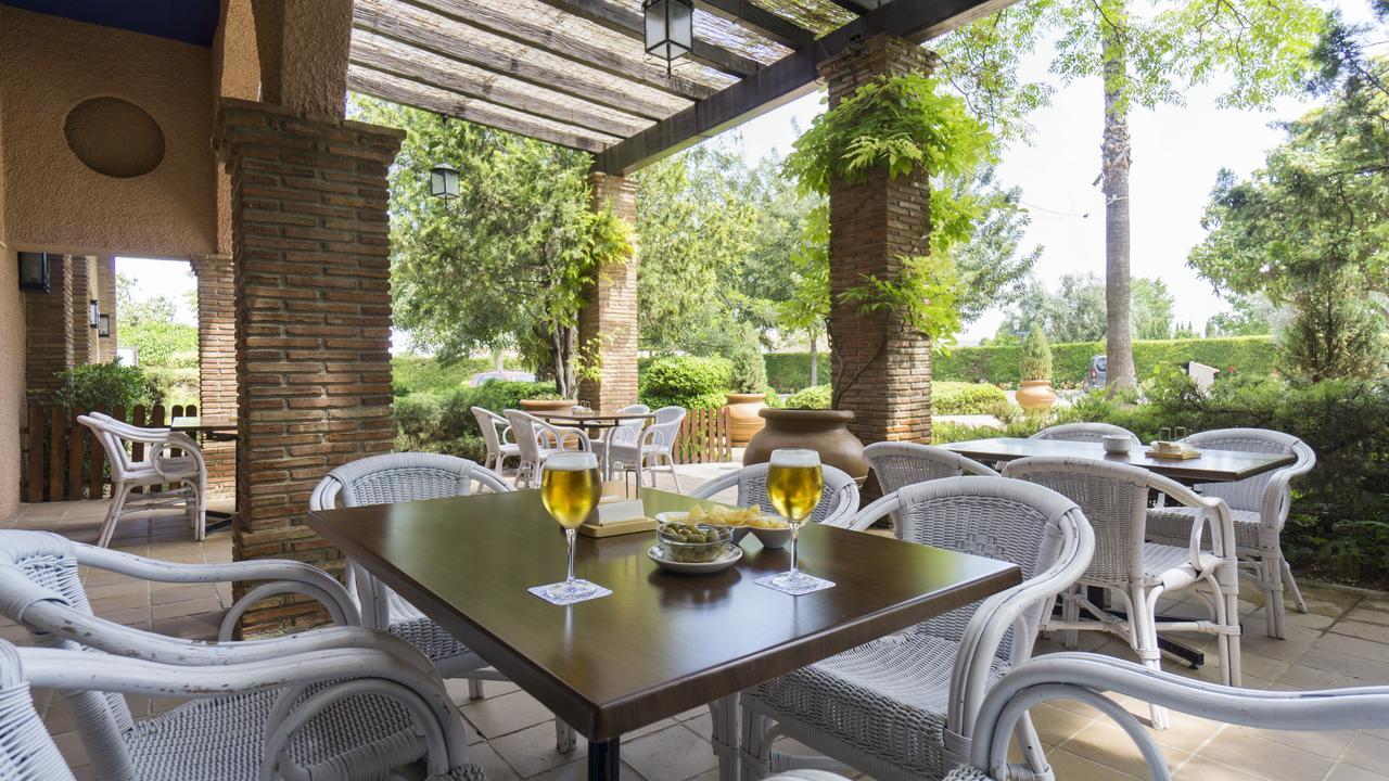 Hotel Fuente Las Piedras กาบรา ภายนอก รูปภาพ