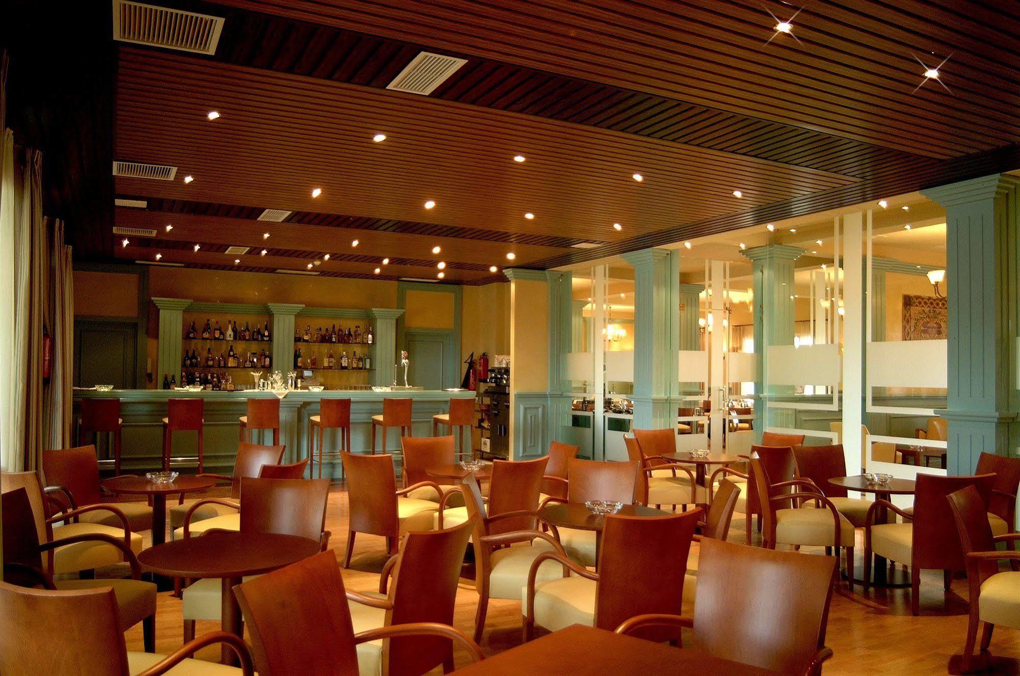 Hotel Fuente Las Piedras กาบรา ภายนอก รูปภาพ