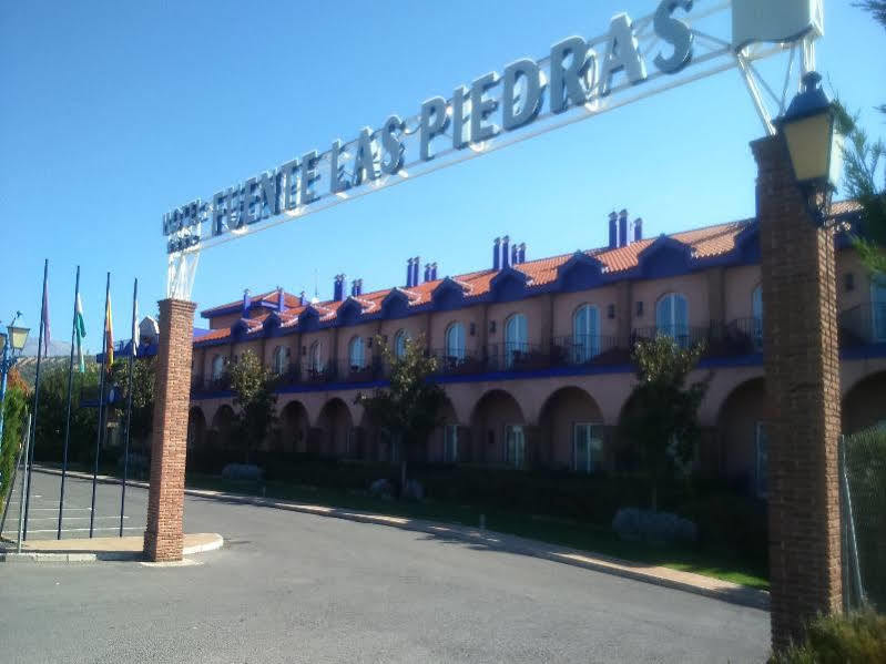 Hotel Fuente Las Piedras กาบรา ภายนอก รูปภาพ