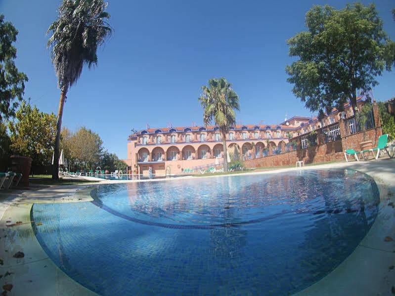 Hotel Fuente Las Piedras กาบรา ภายนอก รูปภาพ