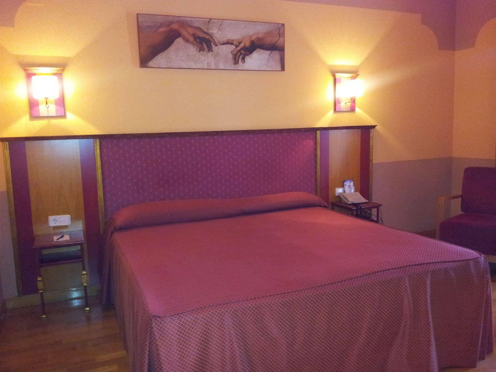 Hotel Fuente Las Piedras กาบรา ภายนอก รูปภาพ
