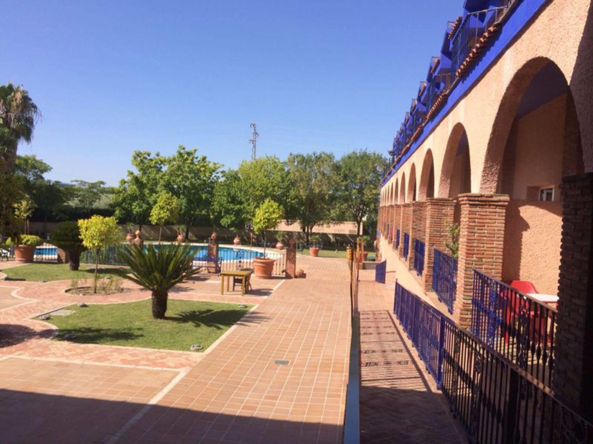 Hotel Fuente Las Piedras กาบรา ภายนอก รูปภาพ