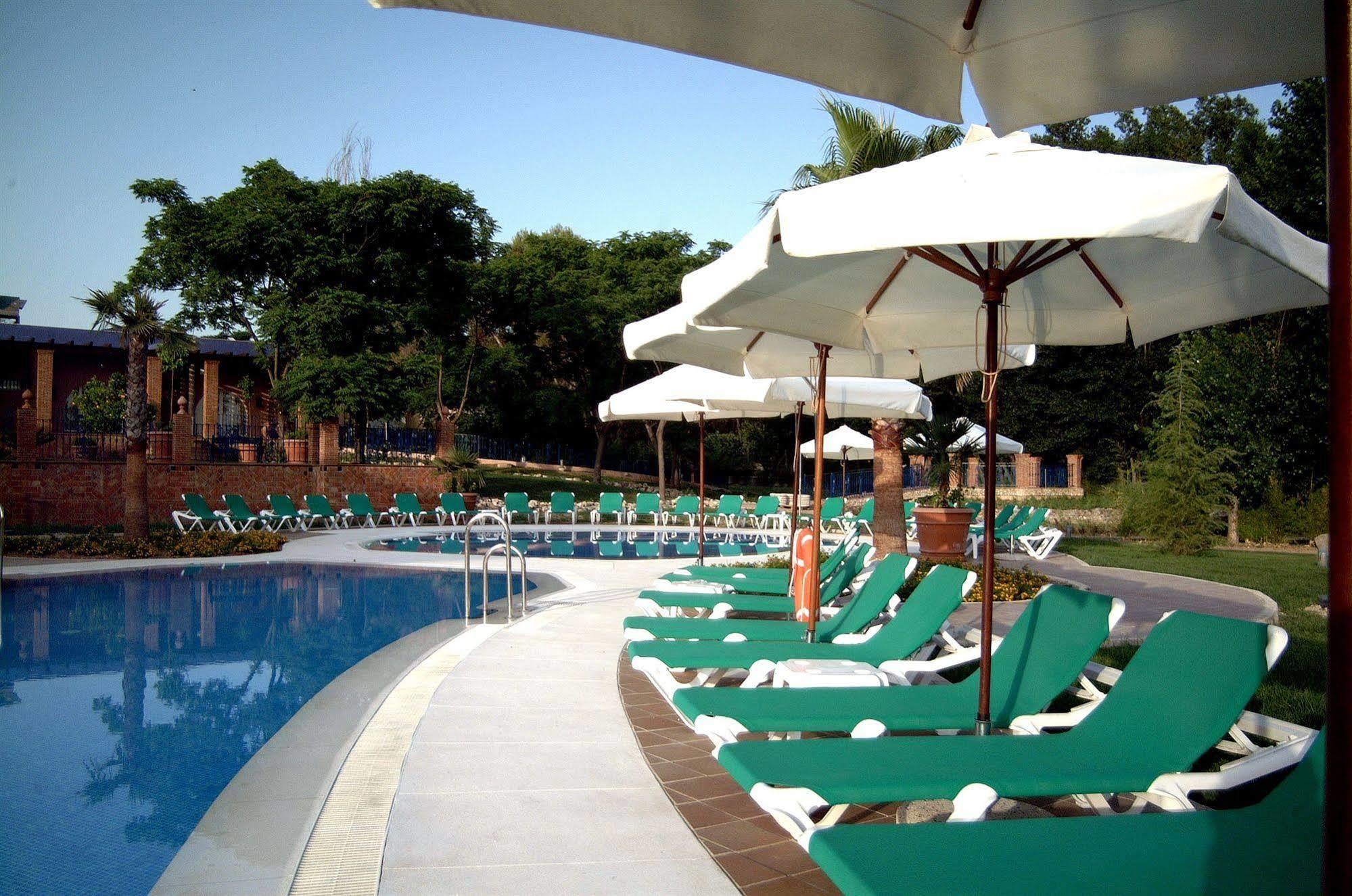 Hotel Fuente Las Piedras กาบรา ภายนอก รูปภาพ
