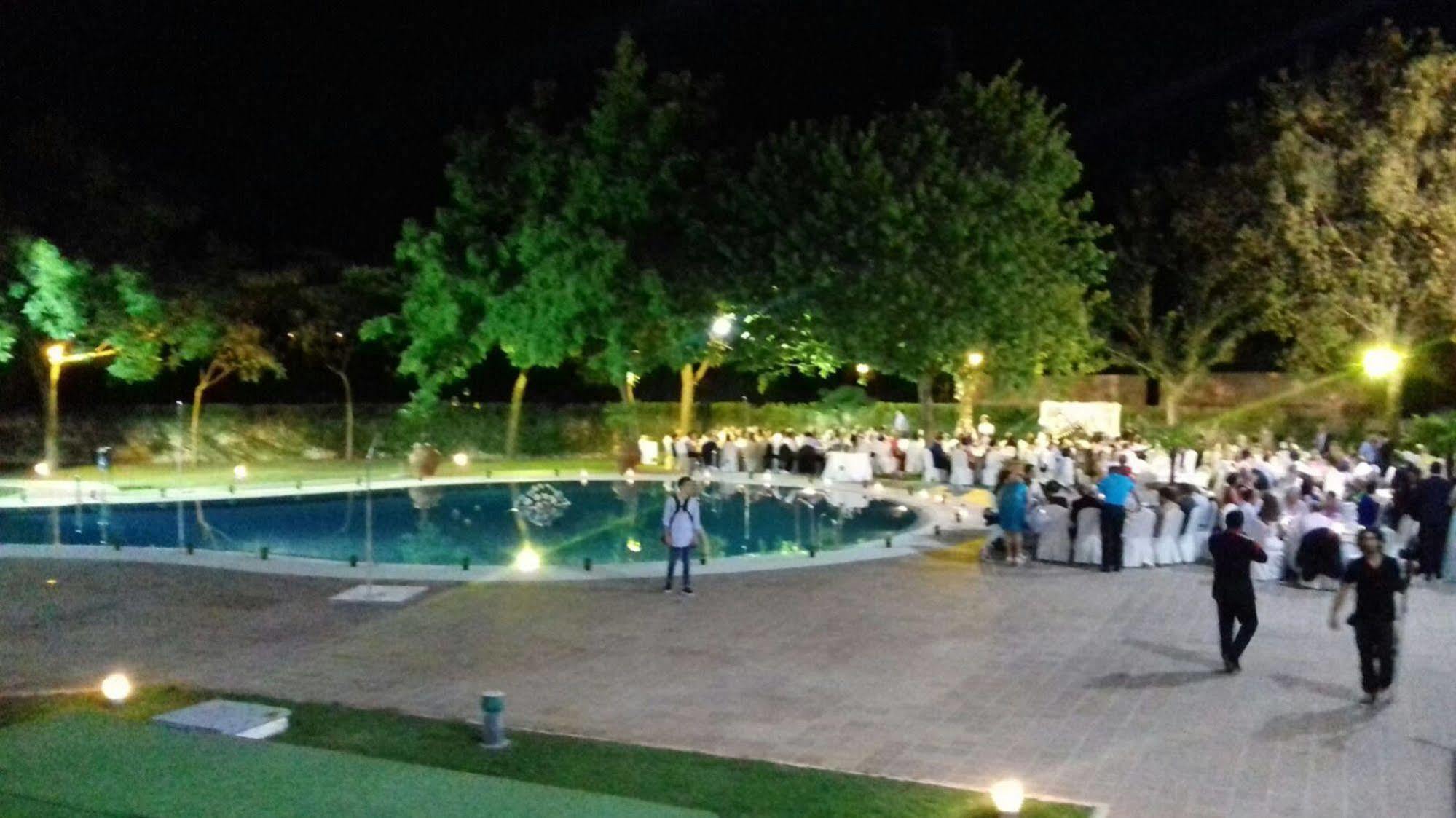 Hotel Fuente Las Piedras กาบรา ภายนอก รูปภาพ